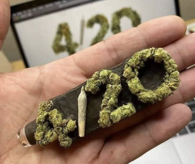 cesarpalma5's tweet photo. Happy 4/20 https://t.co/zDi4J73C68
