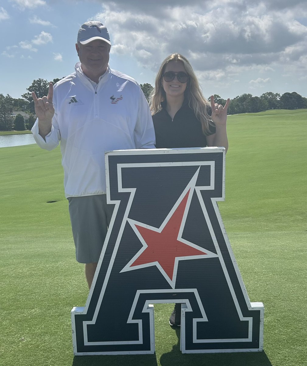 Great morning with @USFMGolf at the #AmericanGolf Championship at Pelican Golf Club…Go Bulls! 🤘⛳️