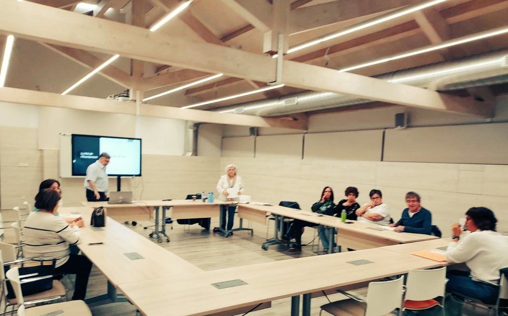 #cursbioetica El passat dia 17 d'abril, a la <a href="/FilialVOR/">Filial Vallès Oriental</a>, va tenir lloc el curs de l'aula de bioètica. Interessants ponències a càrrec del Dr. Ojeda, Dra. Navarro i Sr. Melero. Reflexions i debat sobre la llei d'avortament i el registre a les històries clíniques.