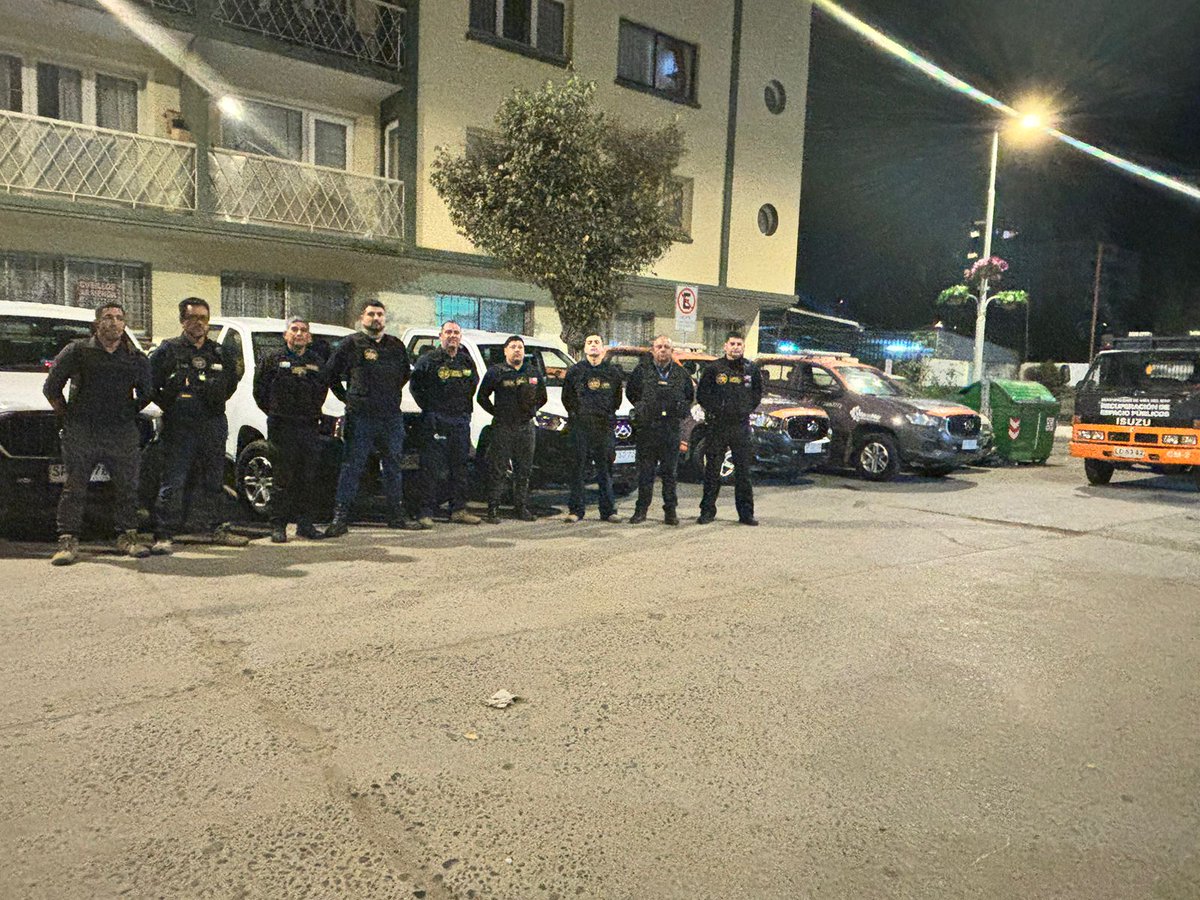EX_RNE_637's tweet photo. Agradecimientos al equipo de inspección comunal @munivina por el apoyo prestado a samu viña escoltando traslado de paciente crítico. GRACIAS TOTALES!! https://t.co/6SiPQ19ZtM