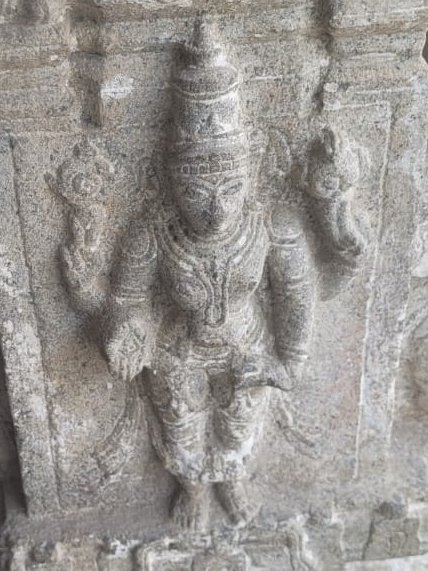 Sculptures from Kalyana Ramaswamy Temple, Thenkaraikottai, Tamil Nadu, No Scholars read about this Temple or searched for it's History, I request these great Scholars to Help us find this Fort and Temples History @tskrishnan @TheGopalan @ChithraMadhavan @ASIGoI @MinOfCultureGoI