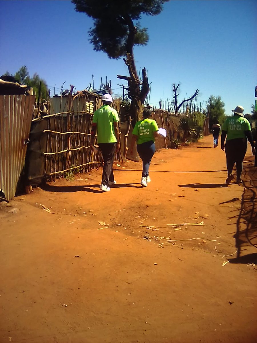 Funzi_Ngobeni's tweet photo. Our @ActionSA_GP Rand-West team on the ground today solidified the message.
#VoteToFixSA
#OnlyActionWillFixSA https://t.co/cTI9LUma1b