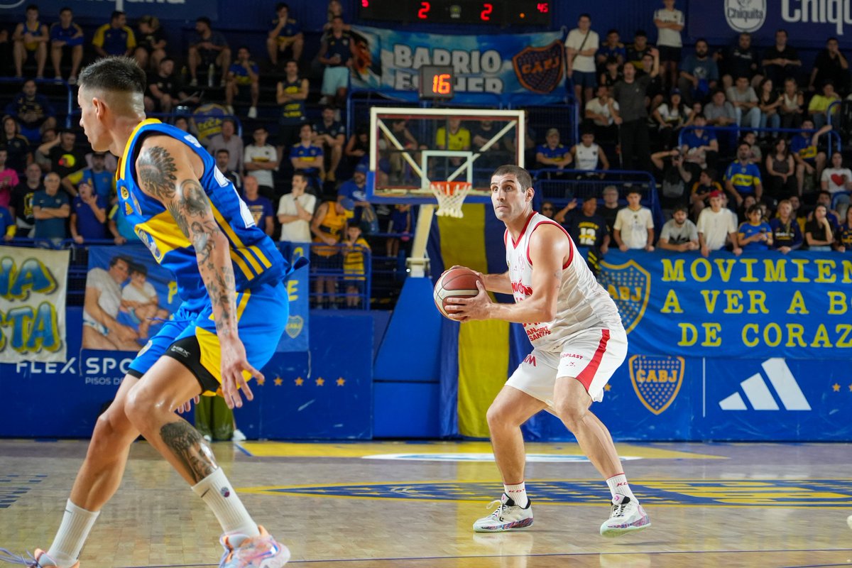 El Tate juega contra Boca ¡Dale Uniónnnn! 📸 @BasquetBocaJrs / @mfigliolia