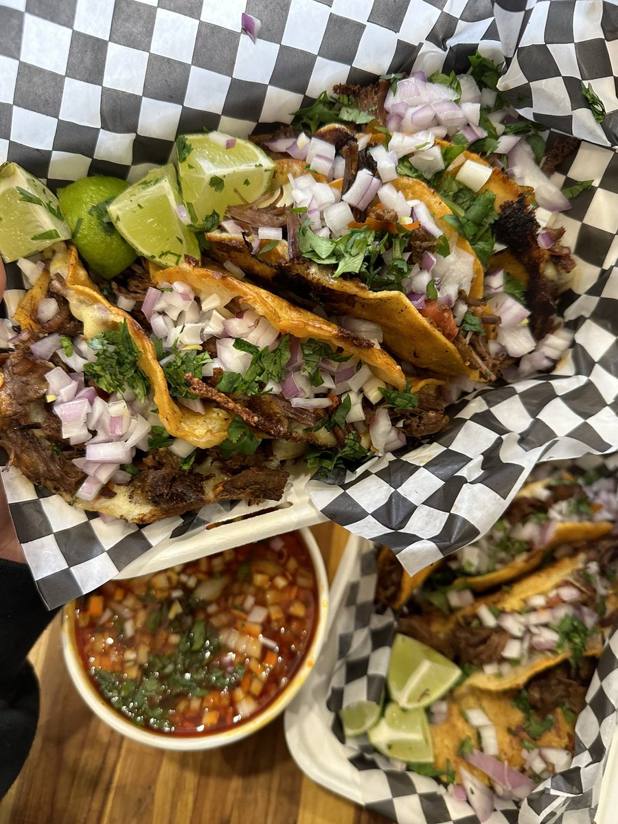 reacheats's tweet photo. Come try out our beef birria tacos in Brampton! 🌮🔥😮‍💨 We’re open every weekend Friday through Sunday! Order and pickup within 30 mins of ordering! https://t.co/ovZEHn9lYe