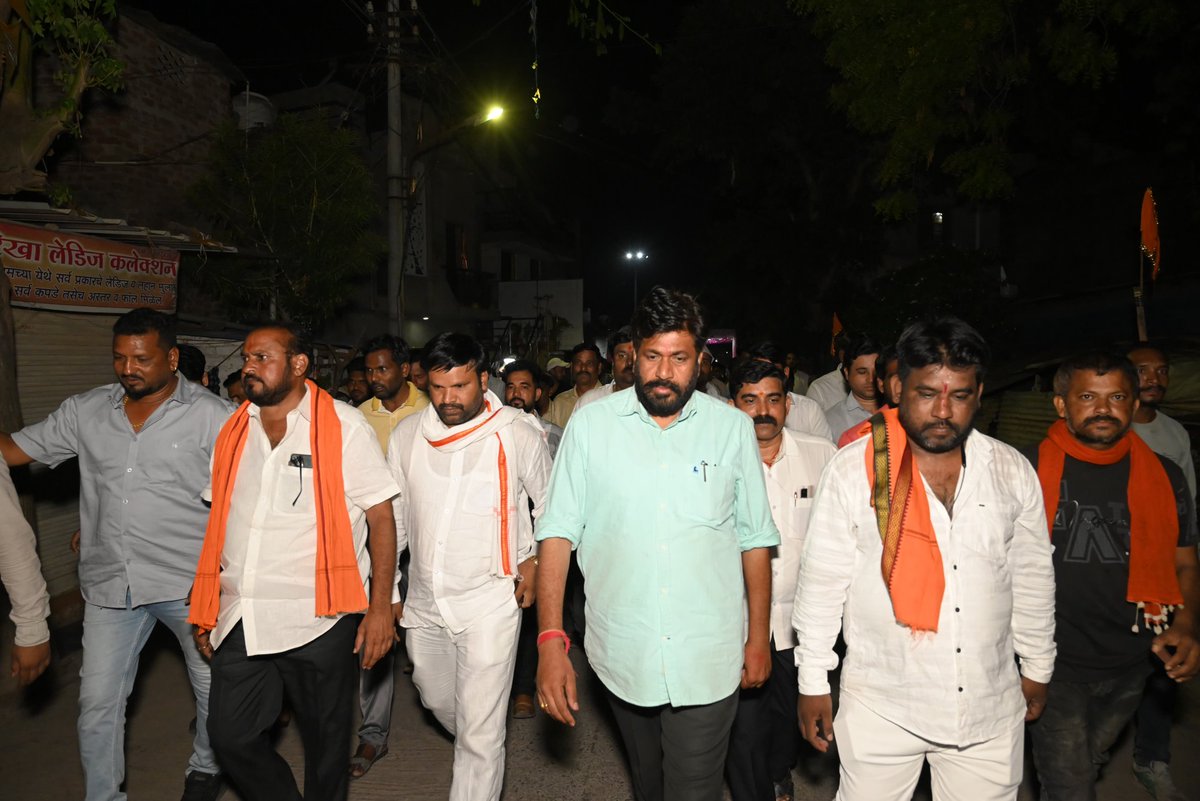 RealBacchuKadu's tweet photo. प्रहार जनशक्ती पक्षाचे उमेदवार दिनेशभाऊ बुब यांच्या प्रचारार्थ बेलपुरा, अमरावती येथील सभा... https://t.co/4ygPxG61Bj