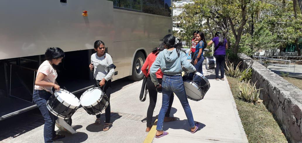 DIF_NMX's tweet photo. ✅ 40 estudiantes 📚 triquis y un profesor, de la secundaria “Paulino Martínez Delia” de #Oaxaca llegaron al Campamento Recreativo #SNDIF 🤸🏽 en Mazatlán, Sin., participan en encuentro de escoltas y bandas de guerra del 19 al 21 de abril.
🥁🥁
#SNDIF
#ElDIFCercaDeTi
@DIF_Oaxaca https://t.co/tzZqeRZz9z