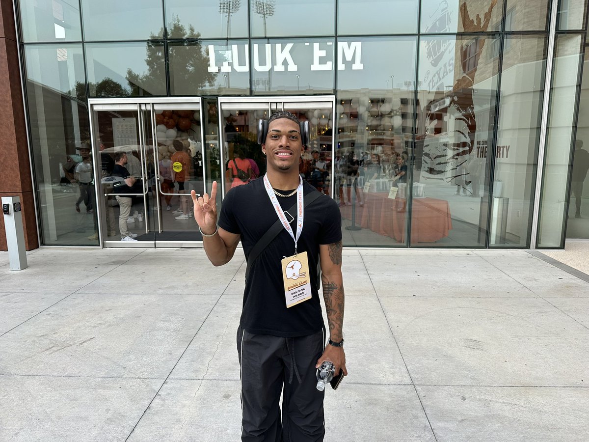 #Texas signee Santana Wilson

247sports.com/college/texas/… #Hook