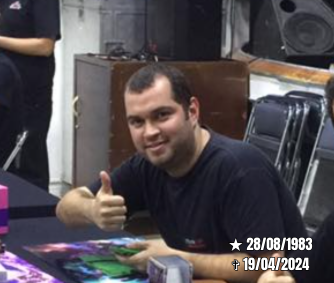 Ontem foi um dia triste para quem viveu os primeiros anos de KOF2002. Rodrigo Ramos, mais conhecido como Gordinho de São Paulo, veio à óbito. Gordinho ficou bastante famoso na cena por ter sido o 1º top 1 de KOF2002 no país. Descanse em paz, meu amigo!

#kof #kof2002 #kof2k2