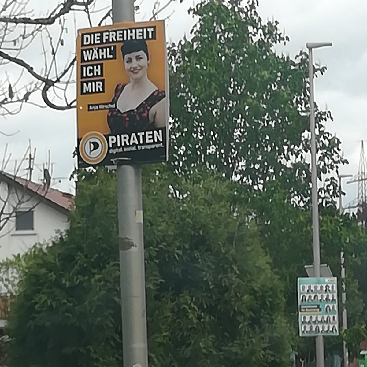 #Backnang wurde diese Woche plakatiert, die Gemeinden östlich und nördlich folgen in der kommenden Woche, dort natürlich nur mit Wahlplakaten der #Piraten.
Und natürlich auch unser größter Vorort Winnenden, der kommt dann am nächsten Wochenende dran.