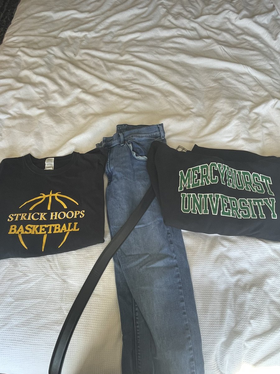 Laying out my Dad uniform to Carpe diem at this hoops tournament with @maddijannuzi and @StrickHoopsLLC .  Wearing my alumni gear gets me free seats in the “college coaches seats”.  I know @Coach__Strick loves my approach 😂😂! @HurstAthletics