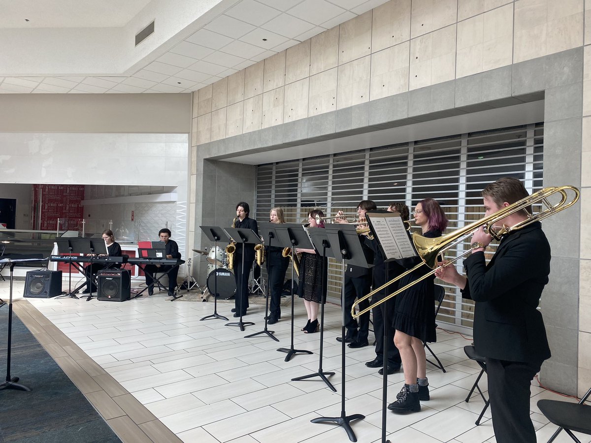 JMCSSfinearts's tweet photo. Warm ups in progress in preparation for the Spring Showcase. Come on out and hear our fabulous groups. #jmcssfinearts #jmcss #sshshawks https://t.co/baj9T29gan