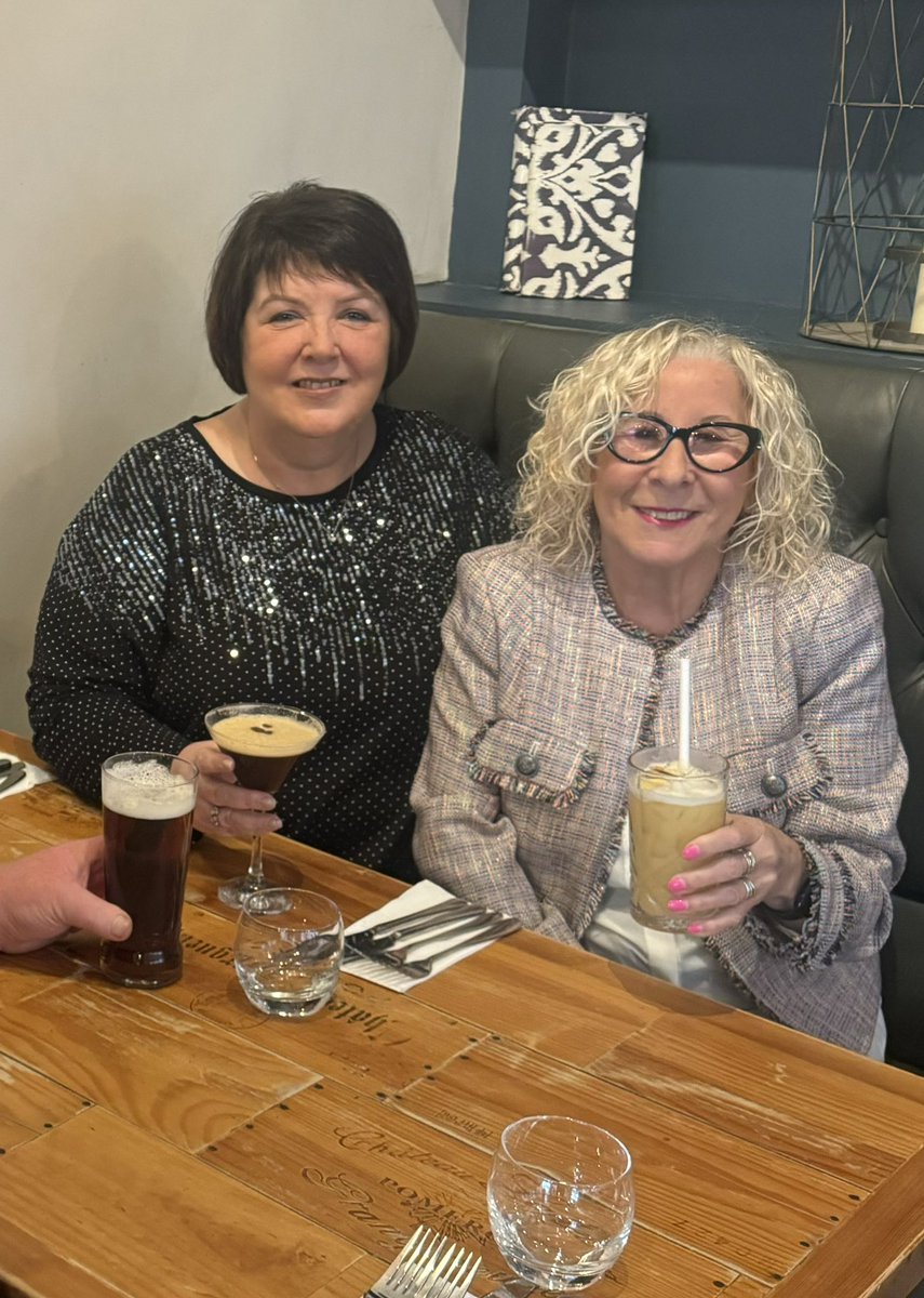 angelathompson5's tweet photo. Great lunch time catch up with my fab friends Hayley and Paul. #TheEmbankment #Bedford https://t.co/ZvpgcKApnb