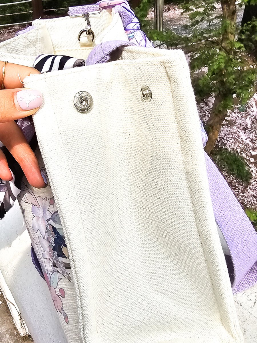 KoJikook's tweet photo. NEW armyland ribbon tote bag will be available on my next shop update
planning price : USD 39
#btscollection #btsjewelry #btslaptopcase #btsstickerbook #btsnotebook #notebook #laptopcase #stickerbook
#btsapparel #btsshop https://t.co/thGjJ8MAJb