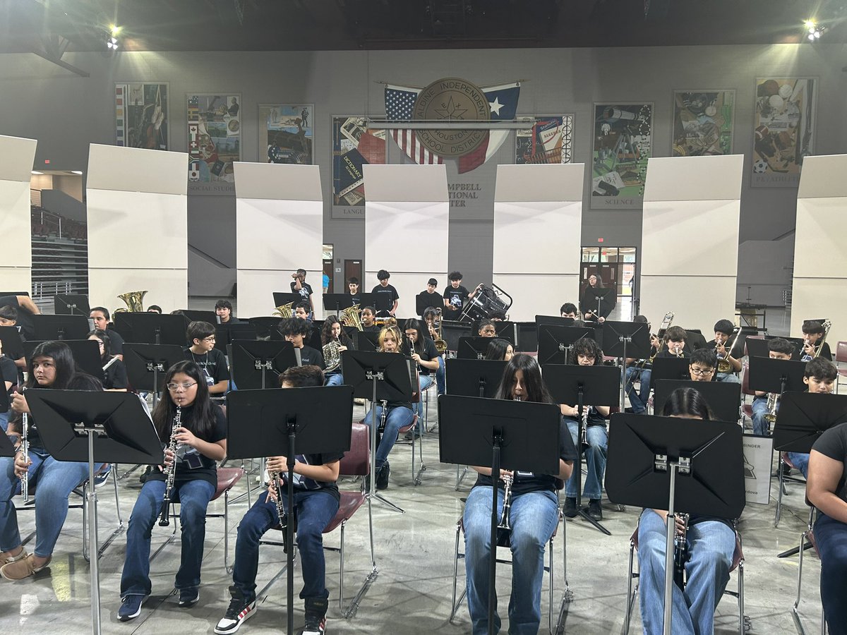 AMScoltband's tweet photo. Great Job at Beginning Band Festival! 1st Division. Oboe, Clarinet, Trumpet Section Awards! Bravo! @AldineMS_AISD @SPeralta_AMS @aldinefinearts #aldineproudcoltstrong https://t.co/3DznWdXBPh