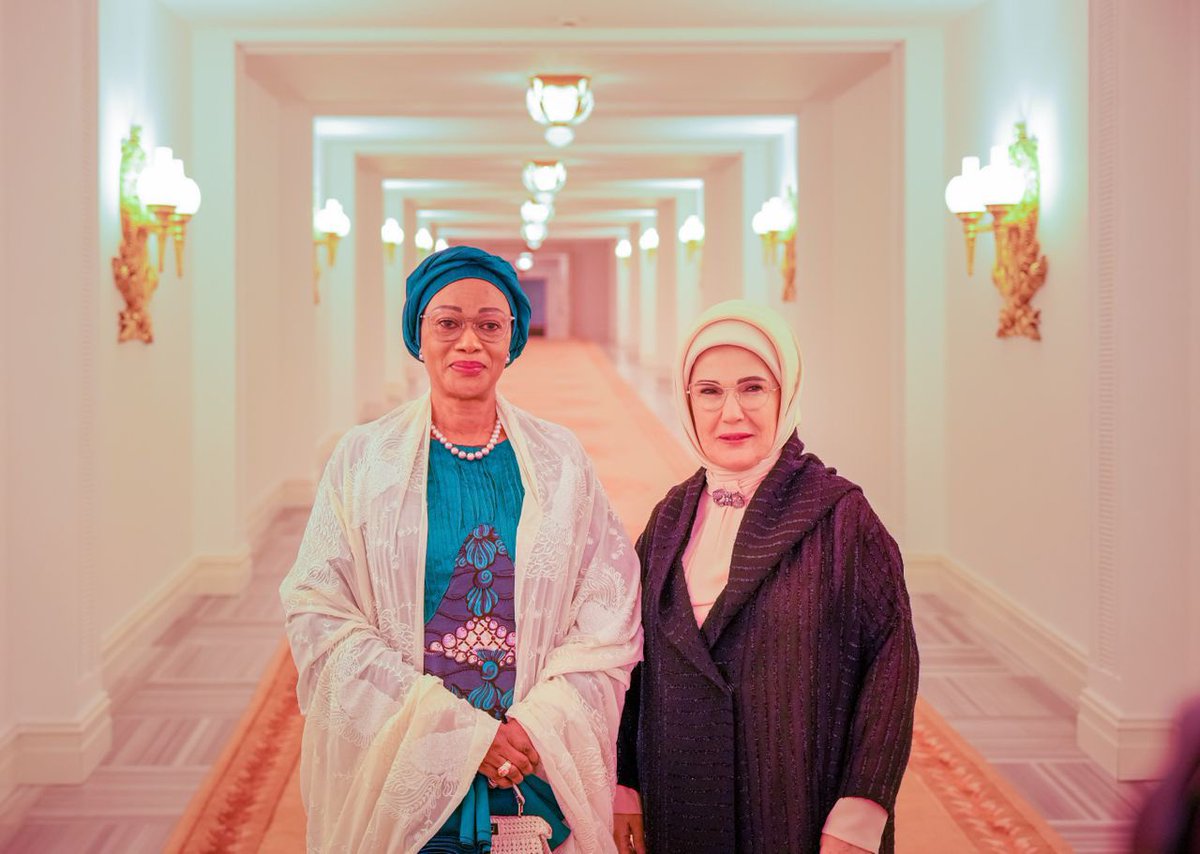 First Lady of the Federal Republic of Nigeria Senator Oluremi Tinubu and the First Lady of the Republic of Türkiye, Mrs Emine Erdogan after a dinner in honor of visiting Nigerian First Lady on Friday 19th April 2024. 

This was after Senator Oluremi Tinubu had slipped 2 Nigerian