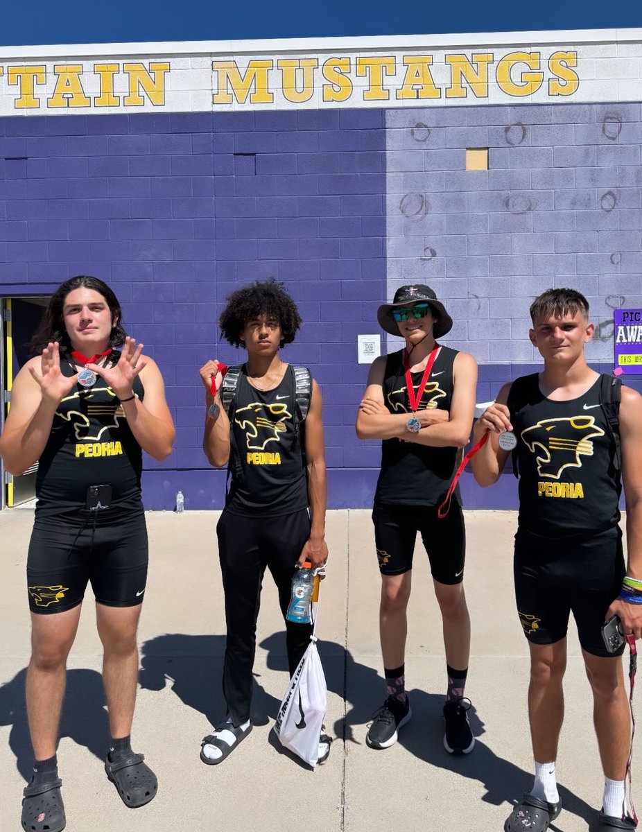 Placed 2nd in the 4x400 @PeoriaPantherFB @ChrisMirandaaa @AyoCoachDbo @jgolden8442 @Elev8QBacademy @QBHitList @JUSTCHILLY @azc_obert