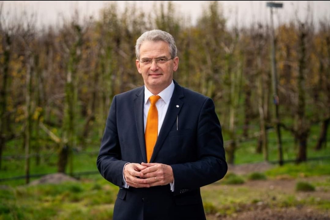 Kom naar onze #verkiezingsavond op vrijdagavond 10 mei 2024 in het Visnet in Huizen. @hjaruissen , @BisschopRoelof , Jan Schippers en Arthur Alderliesten bespreken onder leiding van @florianpronk een aantal belangrijke thema's van de Europese Parlementsverkiezingen met ons. #SGP