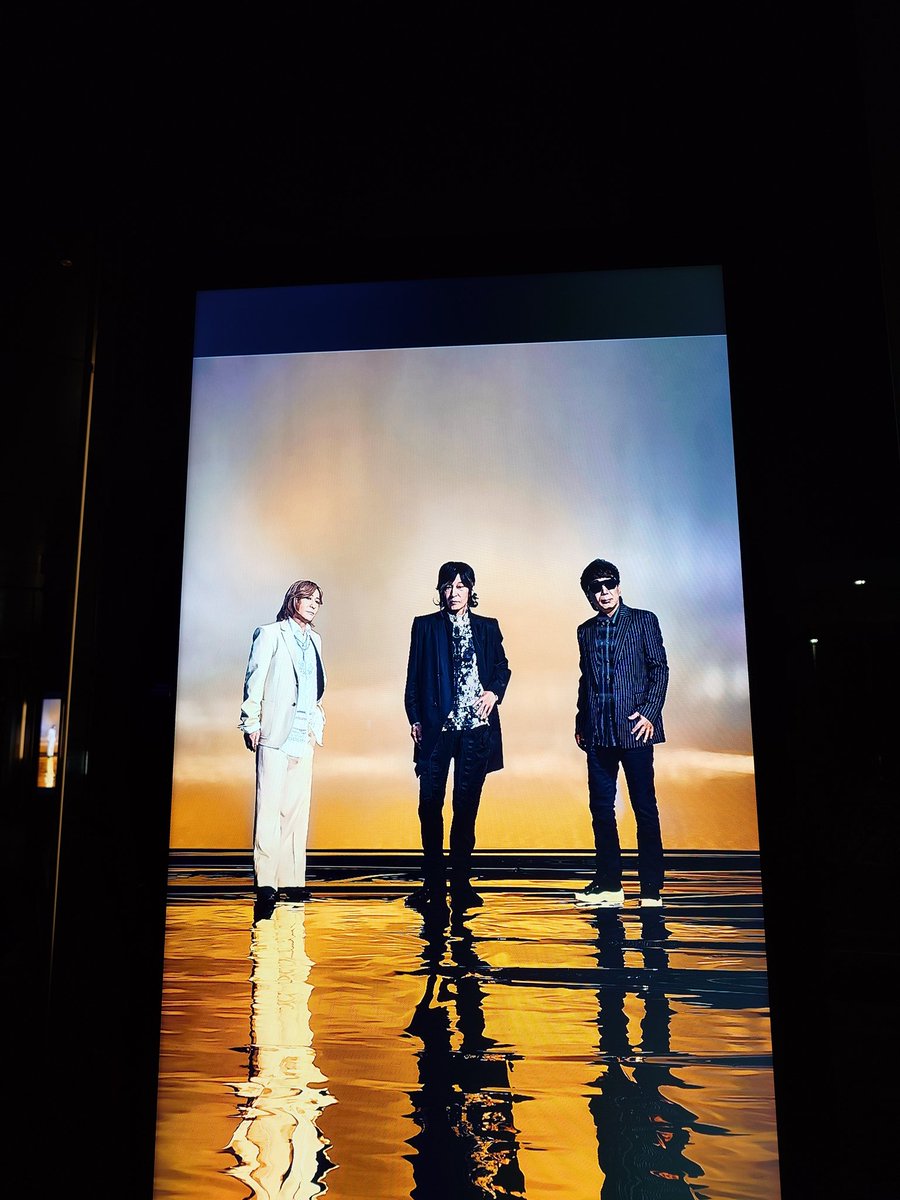 mi5215's tweet photo. 40周年おめでとうございます🎉🙌🏾🙌🌏🌈🎉
その記念日に同じ空間に居られることに感謝します。
今日も素敵な時間が過ごせますように✨
#TMNETWORK
#40th
#宇都宮隆
#小室哲哉
#木根尚登
#FANKS
#Intelligenceday
#YONMARU
#めざせGOOMARU https://t.co/eiRh3yv4Xt