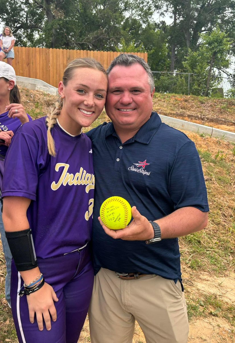 baileyclairedav's tweet image. Here we come Sulphur!! 💜💛