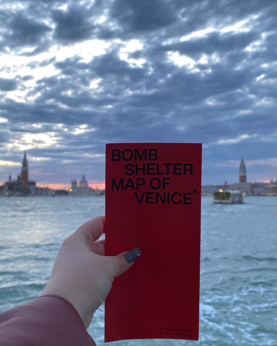 The war is closer than it seems.
Maps of bomb shelters on the streets of Venice is part of #BiennaleArte2024 🇮🇹

“Knowing where the nearest shelter is has become a matter of life and death. Every Ukrainian, wherever they go, automatically takes into account the nearest bomb
