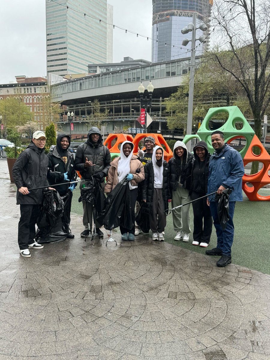 Spent a soggy Saturday morning in Chinatown with Love Your Block! It’s always invigorating working as a collective to create positive visible change in our neighborhoods, even if the weather wasn’t cooperative.

#civicengagement #neighborhoodcleanup #loveyourblock