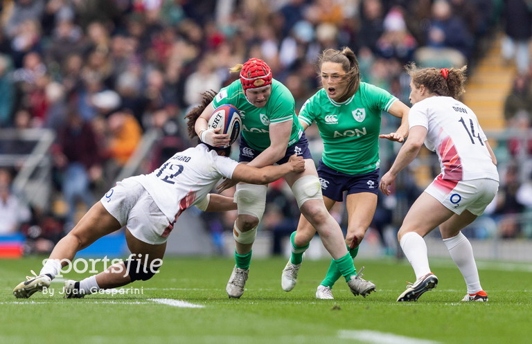 Aoife Wafer of Ireland is tackled by Tatyana Heard of England during the Women's Six Nations Rugby Championship match at Twickenham Stadium. sportsfile.com/more-images/11…