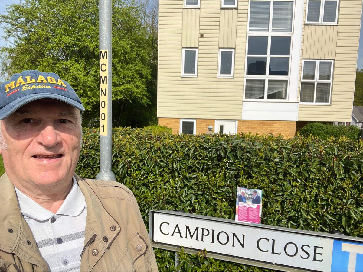 Our Conservative Councillor for Repton, Cllr. Bernard Heyes has been out in Orchard Heights delivering leaflets for Damian Green MP and Matthew Scott for Kent Police and Crime Commissioner.

#AmbitiousForAshfordHawkingeandTheDowns #Ambitious4Ashford #AmbitiousForAshford