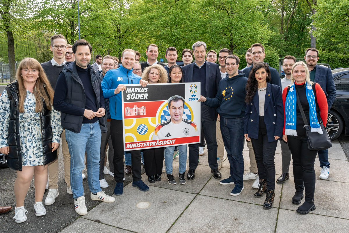 Heimspiel in #Nürnberg beim Ideencampus Europa der @Junge_Union im Frankenstadion. Die JU liegt mir besonders am Herzen, weil ich selbst über 20 Jahre dabei war. Einmal JUler, immer JUler. Die #JU ist der Motor der Partei und die Stimme der jungen Generation. Das Versprechen von