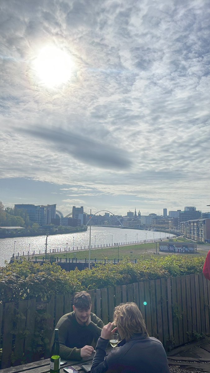 What a belting afternoon for a pint and a view! Cheers to Mick @TheFreeTradeInn for still keeping it lush!