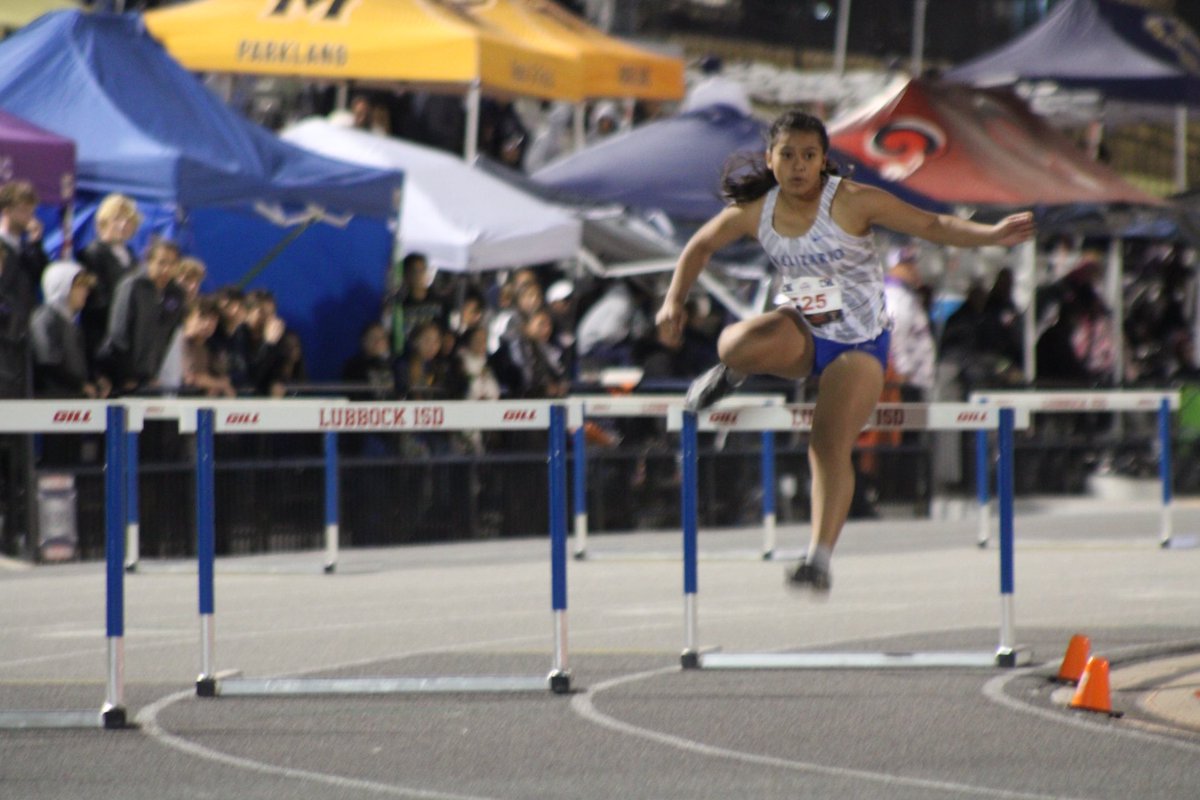 @SanElizarioHS Girls representing at @uiltexas Region 1 Track & Field Championship 🏃🏽‍♀️ 💪🏼 
@SanElizarioISD @JorgeMaeseSEHS