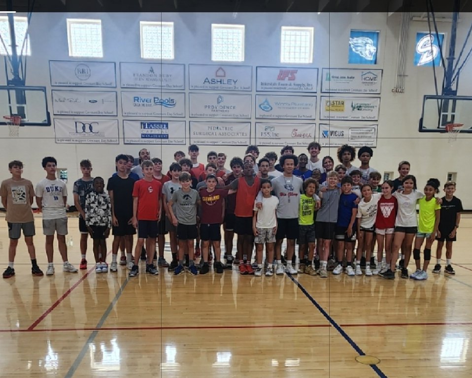 What a great turnout today for the @eliijahgreen basketball camp. Amazing kids, amazing instructors, and an overall great time.