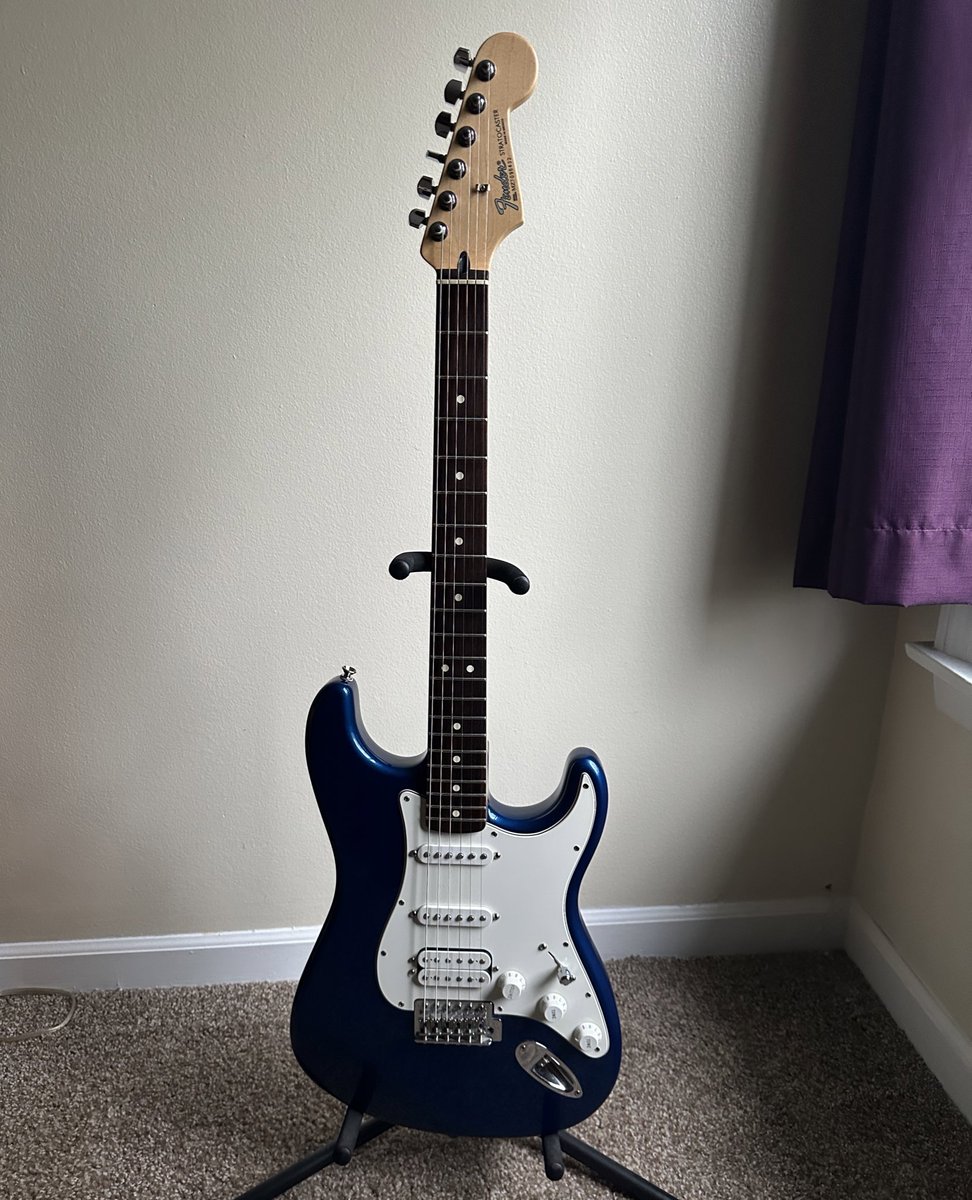 In honor of #straturday post a picture of your Stratocaster! 

#guitar