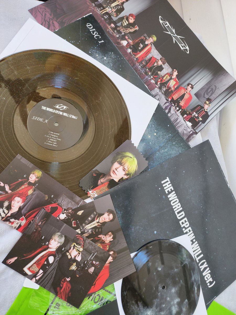 Lined up at 1:50am right after the Coachella performance. I ended up being 7th in line and the album was number 7 on the list. Ice black variant for the 7inch and pulled Yeosang for the ticket. Loving it!! Can't wait to play it! <a href="/ATEEZofficial/">ATEEZ(에이티즈)</a> #RSD2024 #RecordStoreDay2024 #ATINY