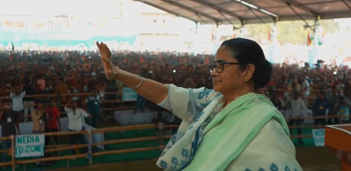 Misabh2020's tweet photo. #Maldaha
How can the BJP fight against the indomitable spirit of TMC Supremo #MamataBanerjee?
Here are some moments from rallies in Maldaha Uttar & Maldaha Dakshin in support of TMC candidates:
🌈Maldaha Uttar: Shri Prasun Banerjee
🌈Maldaha Dakshin: Shri Shahnawaz Ali Raihan