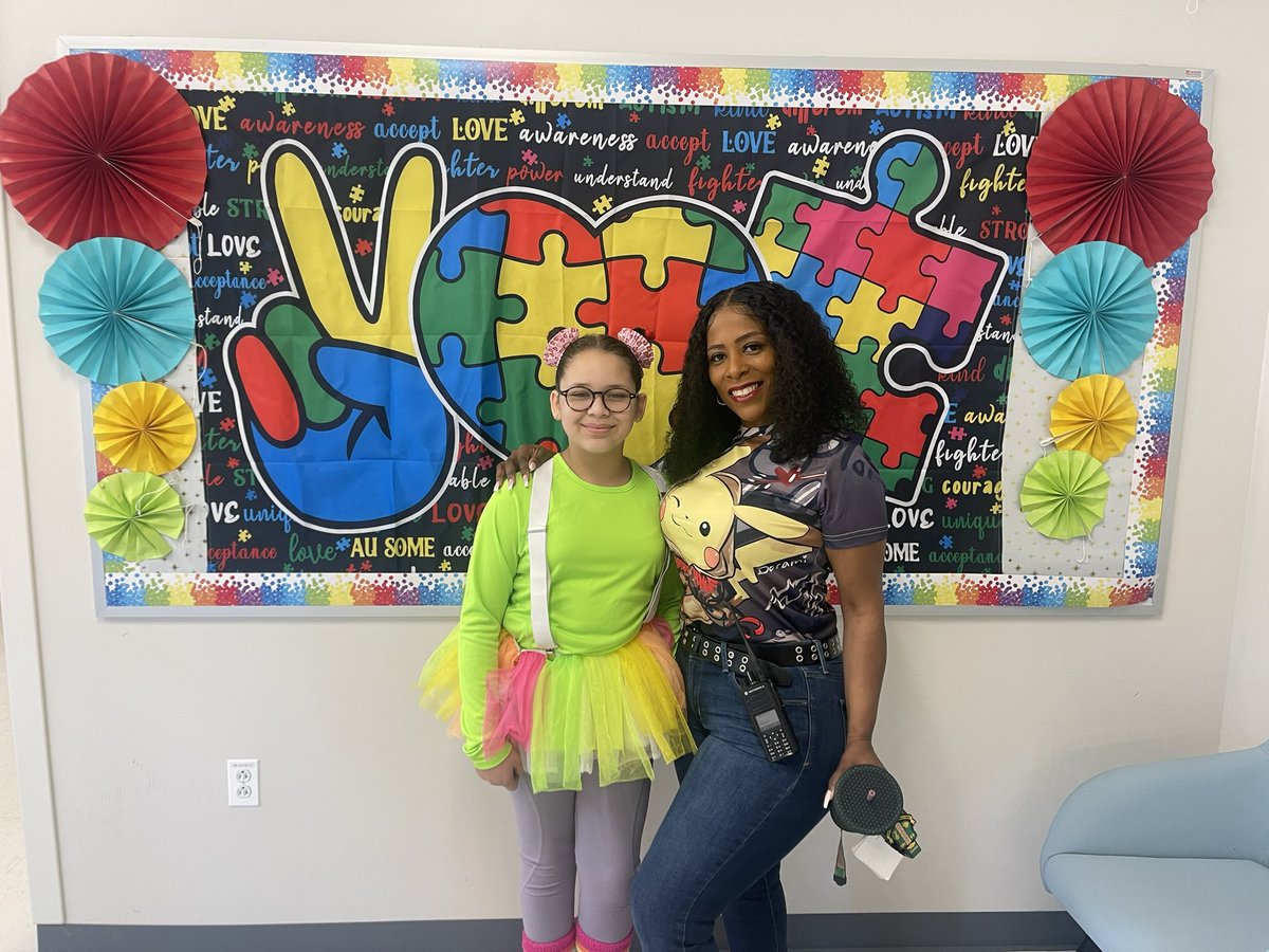 HMS_PGCPS's tweet image. Scenes from our celebration of autism awareness week!  #AutismAwarenessMonth #ourkidslovethemes #funathms #diversitymatters @bkbornjabredap