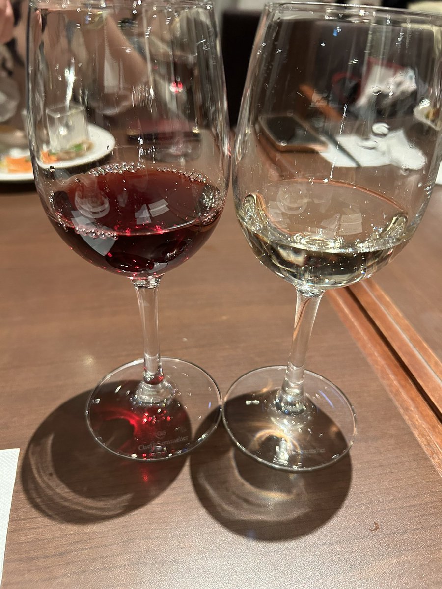 yasuakikataoka's tweet photo. あこがれの佐々木先生とワイン会🍷幸せすぎる
#vinoteras
#佐々木健太 https://t.co/HfqYzkromM