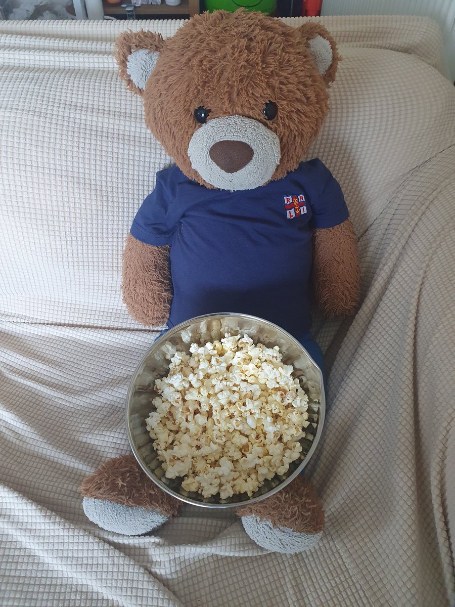 Hope everyone is having a lovely Saturday! I'm off all weekend so I'm currently chilling on the sofa with a bowl of popcorn & tv. *happy ears* #WeekendVibes #RELAX  #bearswithjobs #MentalHealthMatters