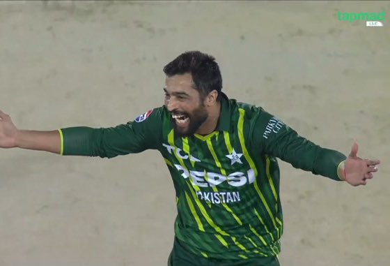 kyakrunyaar's tweet photo. Wapis Amir aya hai heartbeat padosiyon ki tez horahi hai 🫠 jk jk

#PAKvNZ https://t.co/wKwm63CB2w