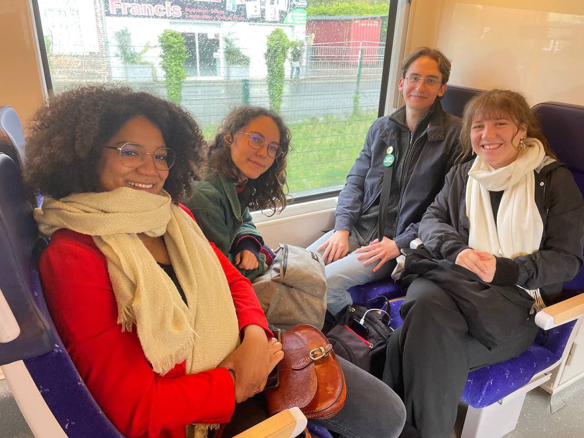 DÉPLACEMENT Dunkerque 🚉 Avec une team de jeunes écolos toujours au top nous avons tracté au marché ce matin, assisté à la conférence de @dvs_theo et fait du porte à porte! Et cela pour défendre la justice et le vivant avec @marietouss1🌈🌻 En avant pour les #Europeenne2024