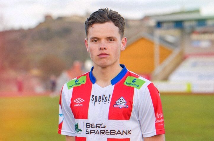 FortetHalden's tweet photo. Det ender 2-2 etter utligning av Jesper i det 91.minutt🔥 Anders sto for 1-0 målet⚽️ Gutta fra Halden tar med seg ett poeng!!
Foto: @PetritPrenaj
#Fortet #KvikHalden https://t.co/8V5ve9Ou7w