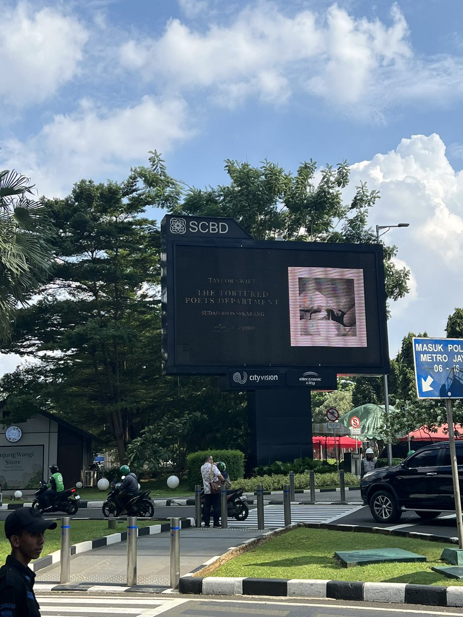 #thetorturedpoetsdepartment billboard promo in Indonesia 🇮🇩 @taylornation13 @taylorswift13