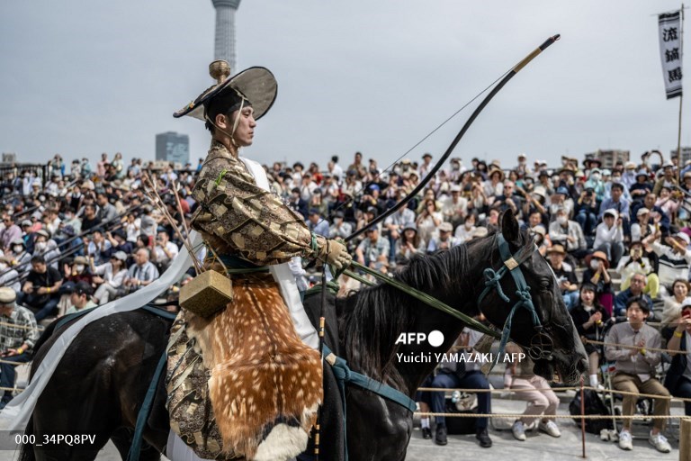 #Japan - #AFP Yuichi YAMAZAKI captures scenes during a Yabusame horseback archery demonstration of the samurai martial arts at Sumida Park in Tokyo.