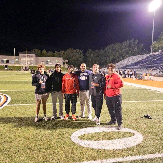 I had an amazing time at the UT Martin Spring Game! Thanks again to @CoachSantana_ @CoachFee615 and @CoachAClifton for the invite. GO SKYHAWKS! 🔵🟠⚪️ @CoachCHarvey @CCCMaraudersFB @Coach_JSimpson @Coach_Butch_UTM