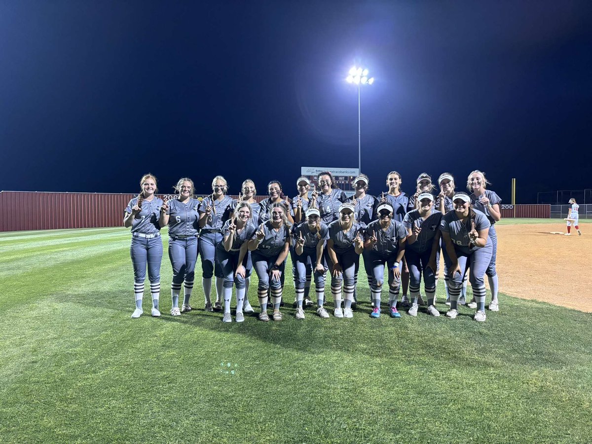 LaneySetzer17's tweet photo. District champs!!! Let’s goo! 🎉 https://t.co/UcnaBAgp33