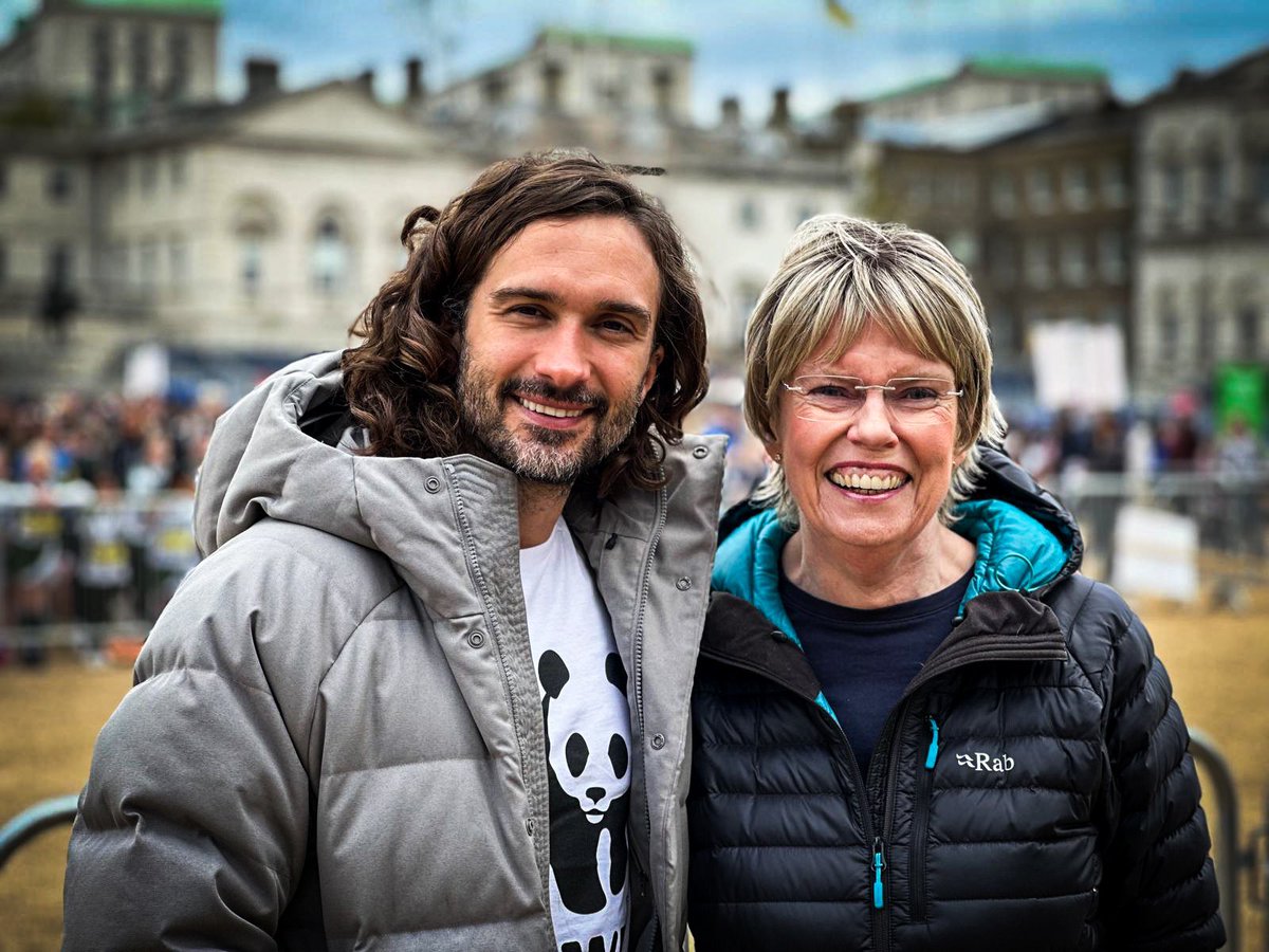 Thrilled to have @Elaine_Wyllie setting off the TCS Mini London Marathon this morning! Congratulations to all the participants 🤩👏 We are proud to continue our partnership with @LondonMarathon, bringing incredible experiences to schools nationwide. We even met @thebodycoach !