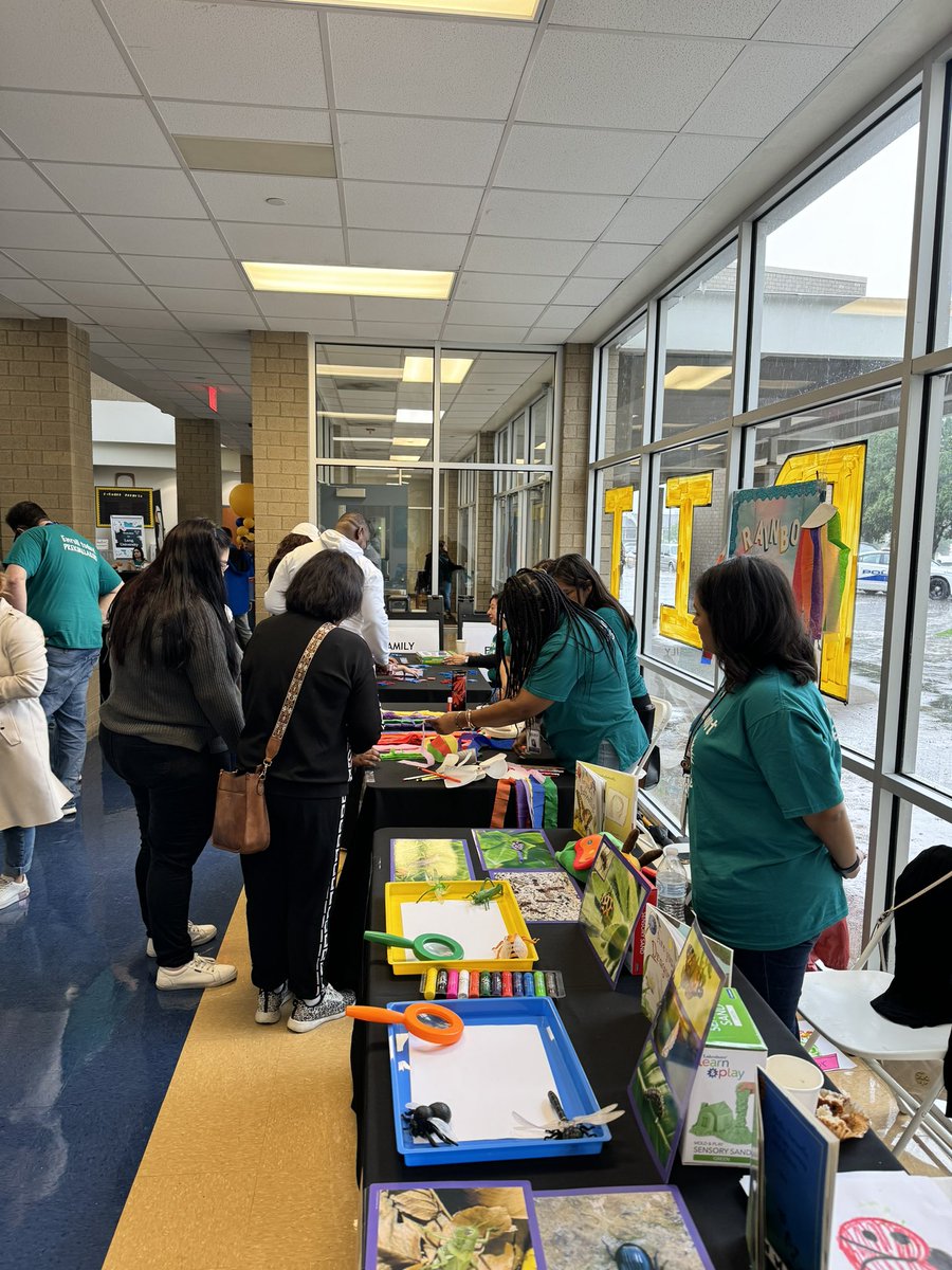 📣PreK Enrollment is happening now at Lang MS. There is still time to join us! We are here until 2:00! @MurilloDebbie1 @DrElenaSHill @StartsWithPrek @ICanReadDallas