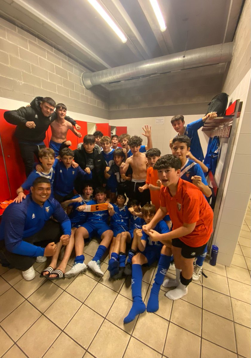 INFANTIL F

@ffbadalona_base 2️⃣0️⃣
@uesants 1️⃣

💪🏼💙

#BadalonaÉsFutur #FFBadalona #Badalona #FutbolBase