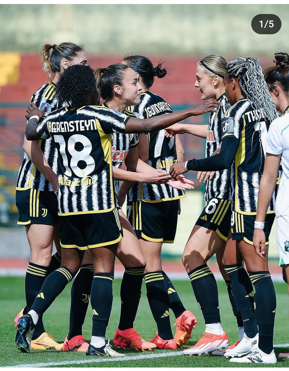 Complimenti alla @JuventusFCWomen per la qualificazione matematica alla prossima edizione della #WUCL 👏 #Juventus