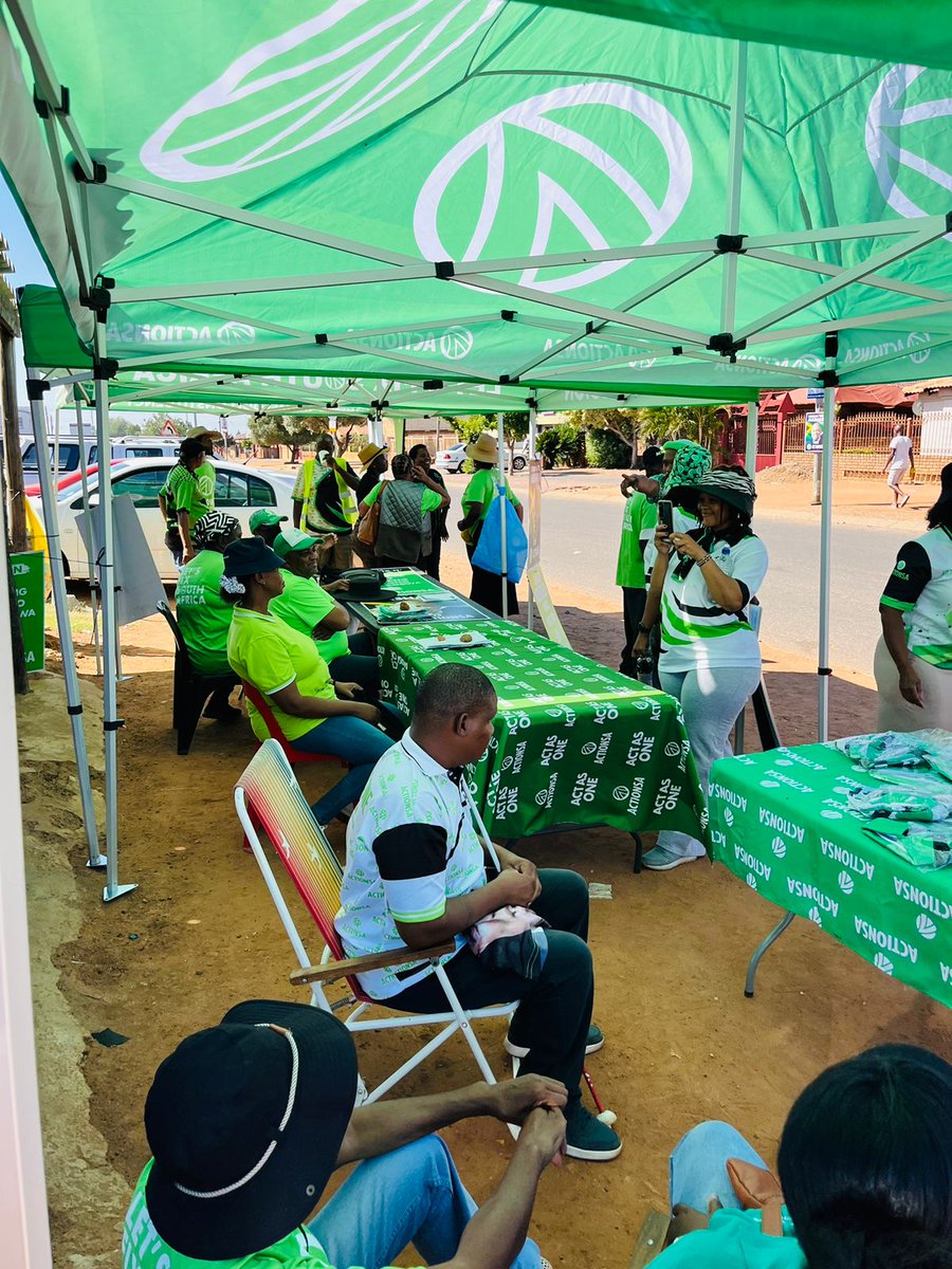 Funzi_Ngobeni's tweet photo. With 39 days to go, the @ActionSA_GP Soshanguve Team was also on the ground, reinforcing the message.
#VoteToFixSA
#OnlyActionWillFixSA https://t.co/OOWaSi7PQ1