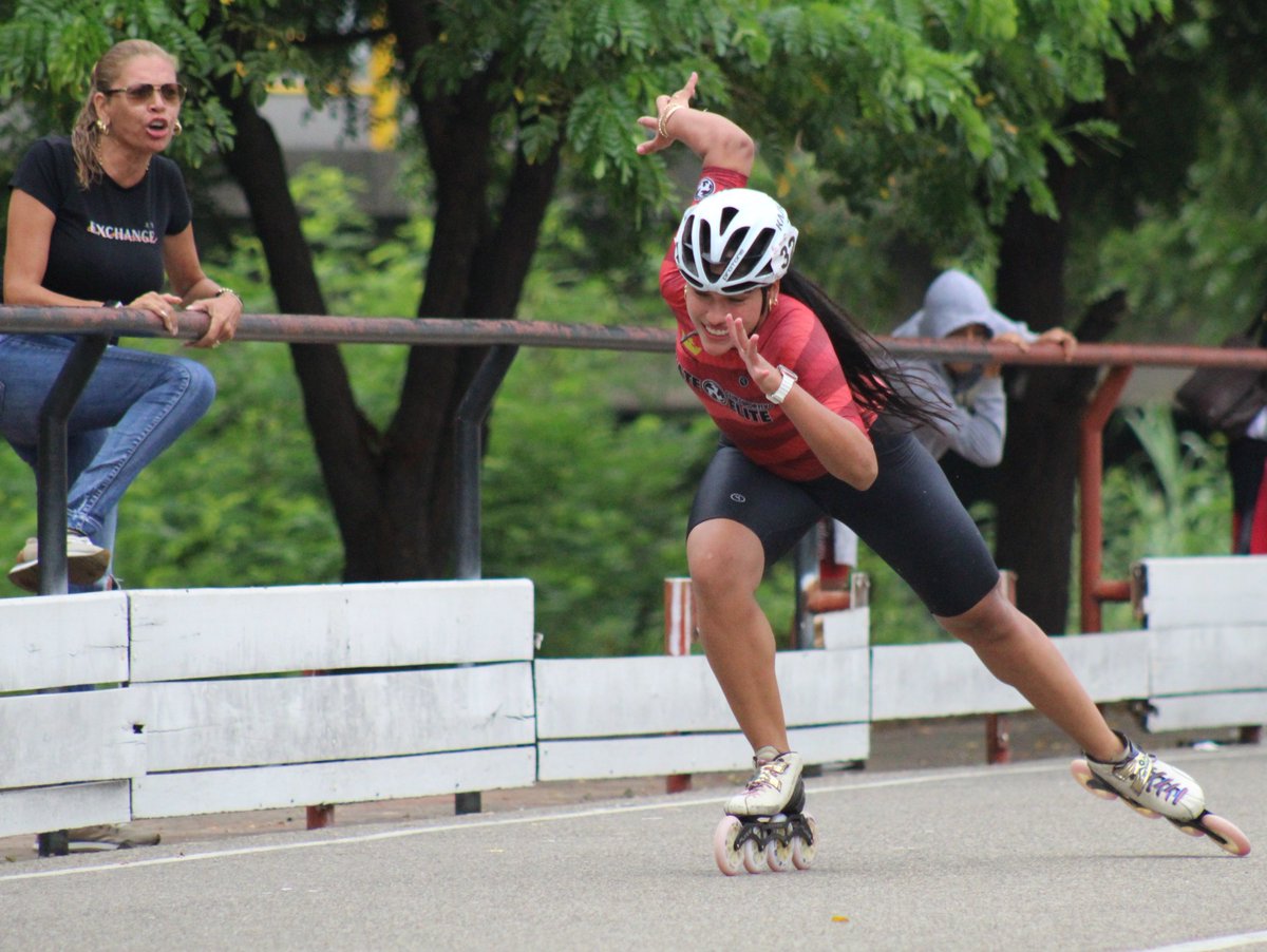 PatinajeNdS's tweet photo. El segundo día del Campeonato Selectivo Departamental, se corre hoy en el circuito Teódulo Gélvez Albarracín.
En esta jornada los velocistas compiten en los 100 metros carriles y vuelta la circuito. Los fondistas buscarán su clasificación en 5.000 metros CRI. https://t.co/Hfxp3SfcmW